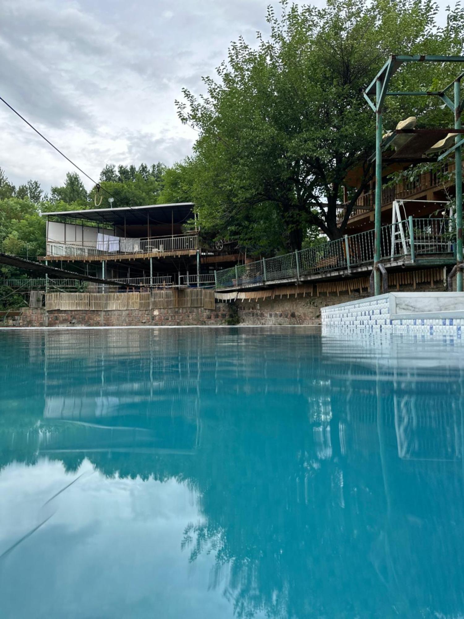 Amiran'S Lake Hotel Tbilisi Ngoại thất bức ảnh