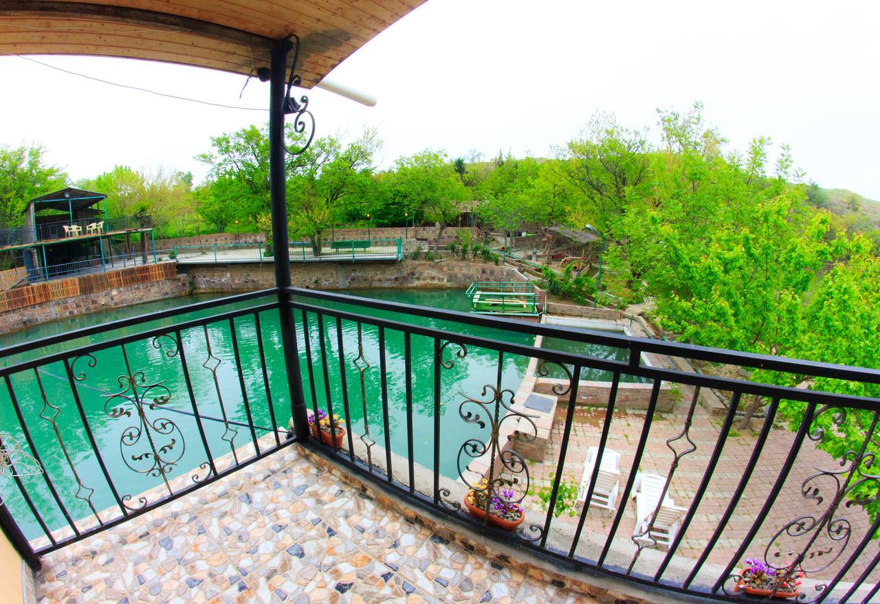 Amiran'S Lake Hotel Tbilisi Ngoại thất bức ảnh