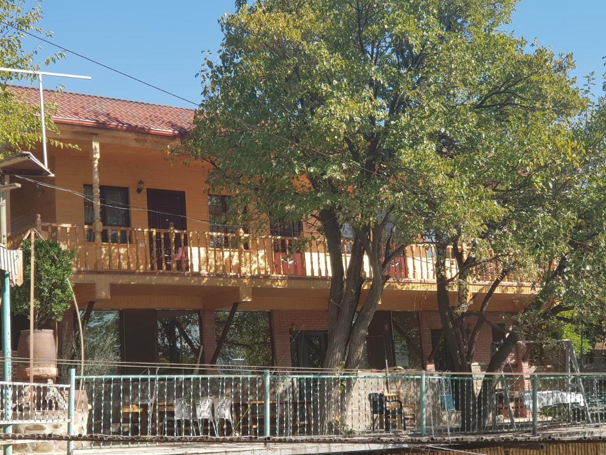 Amiran'S Lake Hotel Tbilisi Ngoại thất bức ảnh